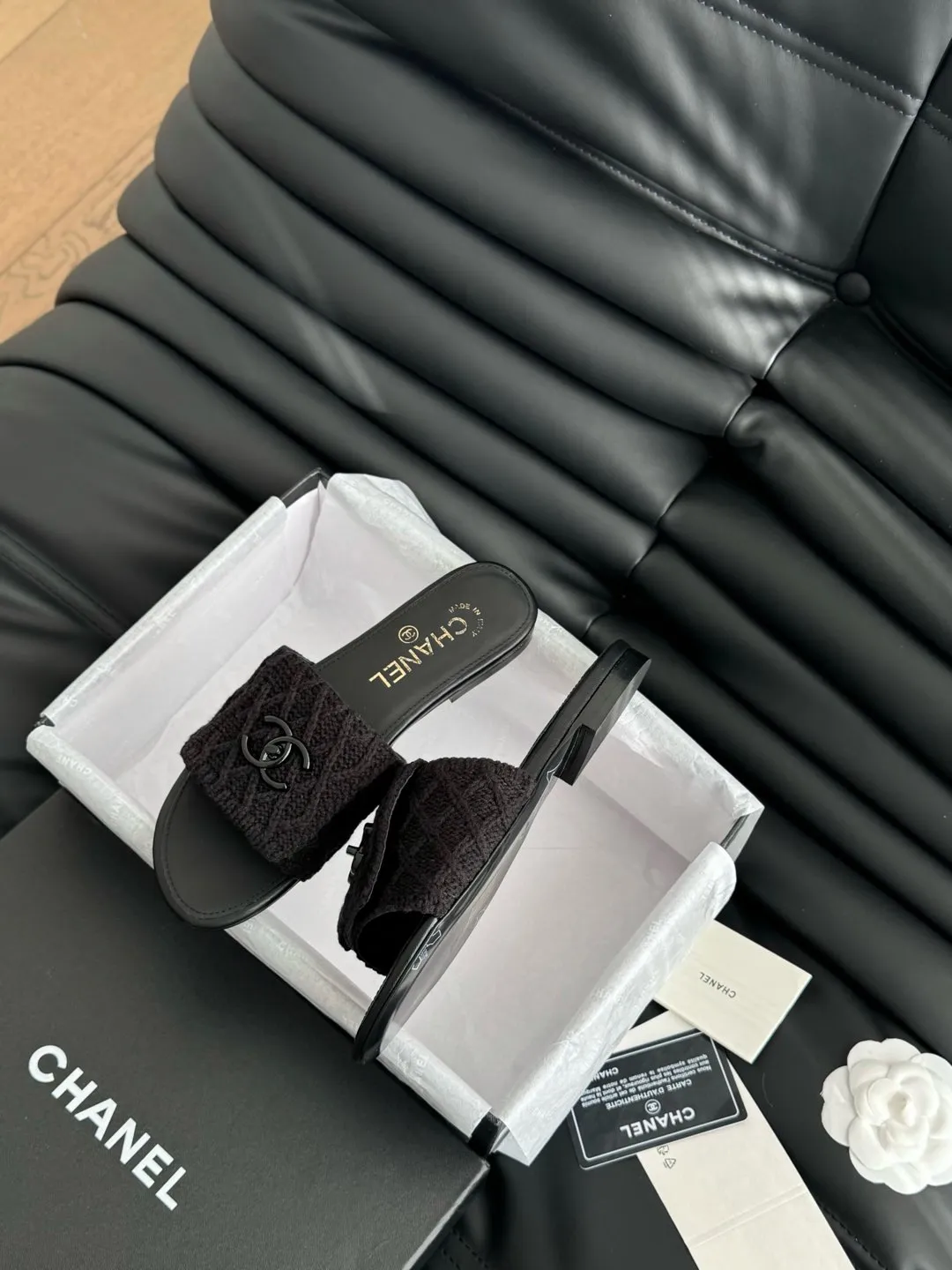 👟👟Ex-factory price 400👟👟 Women's Shoes Women's Clothing Chanel 25C New School Bag Buckle Slippers Return of the classic school bag buckle design Special Vintage full of retro flavor Loafers have also grown to the aesthetic level Cowhide upper, sheepskin lining Original outsole Size: 35-39 40 41 42 Customized and non-returnable